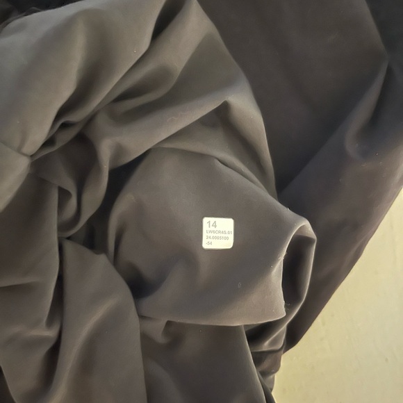 Lululemon size 14 women’s wide leg pants - Picture 7 of 7